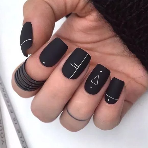 💅🏻🖤 NEW Black Matte Square Design Lines Press Medium Nails 💎◼️ - Picture 1 of 5